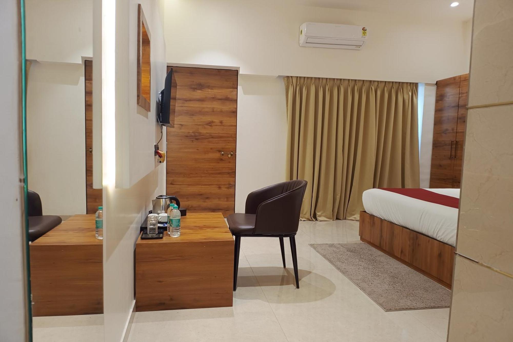 Madhav Residency Hotel & Banquet, Kalyan, Mumbai Exteriér fotografie