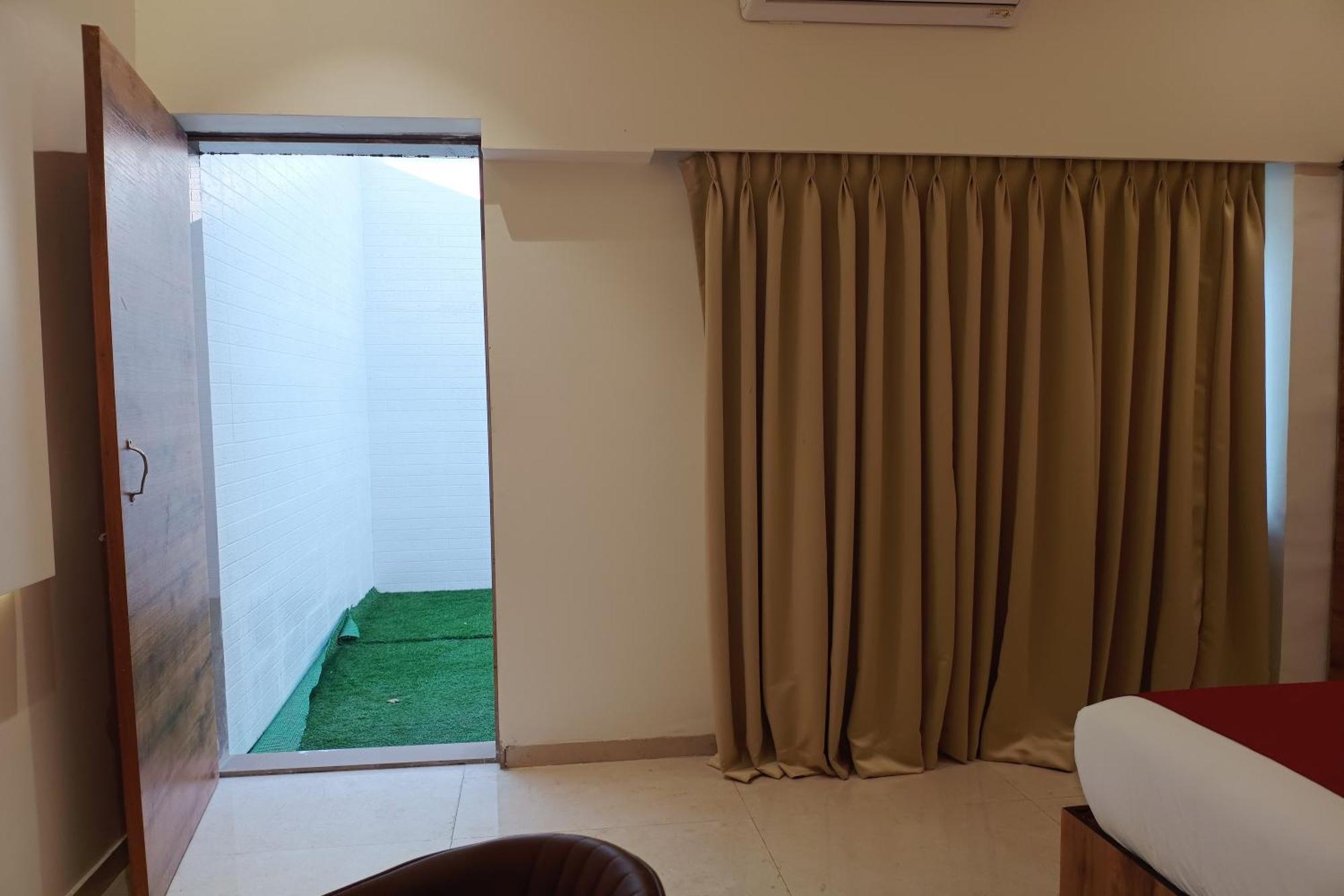 Madhav Residency Hotel & Banquet, Kalyan, Mumbai Exteriér fotografie